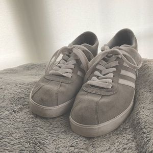 Adidas Casual Grey Low-Top Sneakers